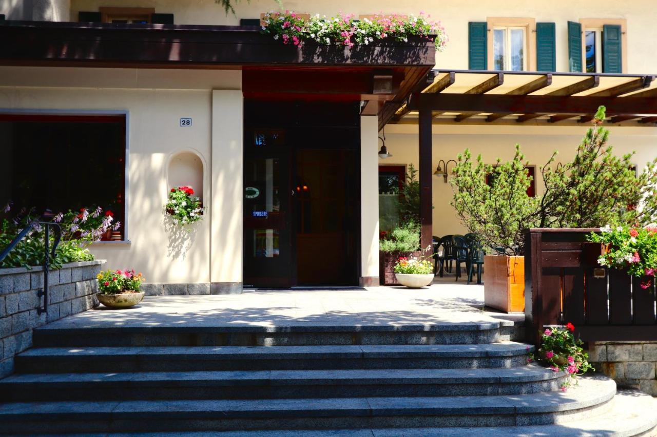 Hotel Pinzolo-Dolomiti Exterior photo